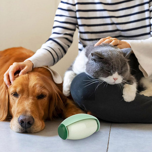 Rola reutilizabilă pentru scame și blǎnița animalelor